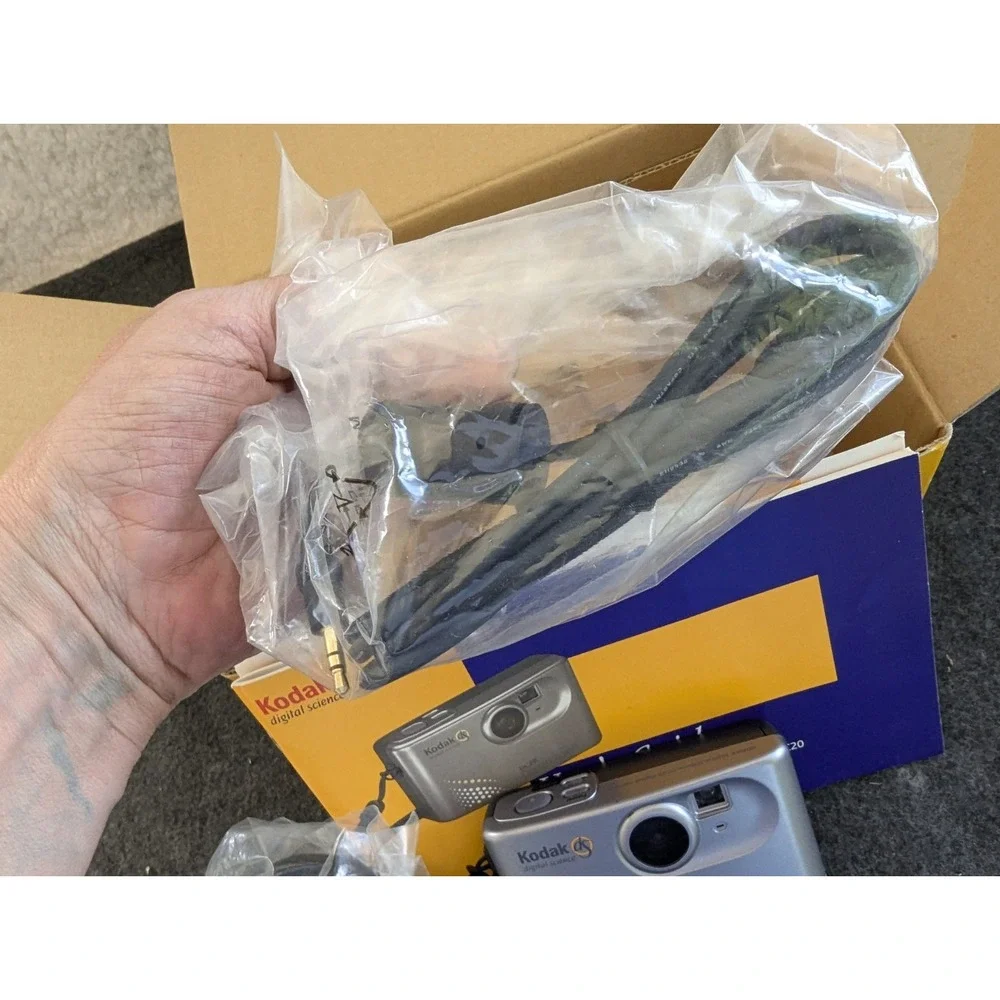 Kodak DC DC20 0.2 MP Digital Camera - Silver Complete Not Testested‎